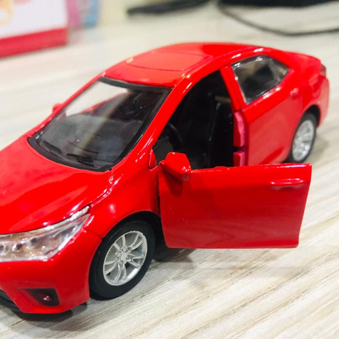 Toyota Corolla Grande 5 Inch Die-Cast Model Car with Light, Sound & Pull Back Action